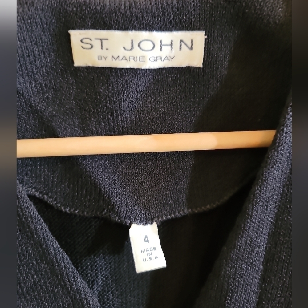 St. John Black Dress 4 Button Chest Puff Sleeve V-neck Flaw - Picture 3 of 7